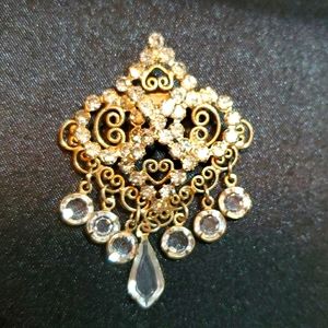 Vintage gold tone pin brooch